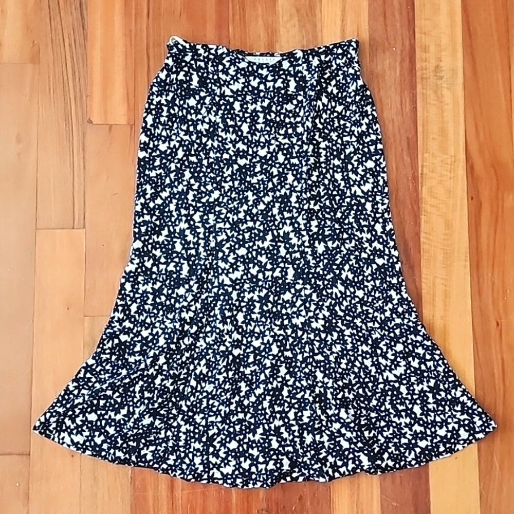 PRECIS PETITE Skirt, Flare Bottom, White w/ Black Floral, 100% Viscose